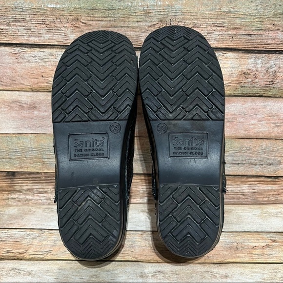 Sanita Black Patent Leather Nursing Clogs - Picture 7 of 9